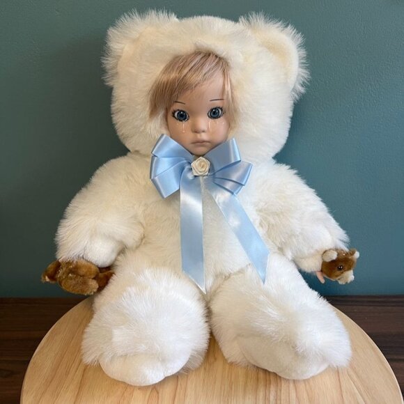 Vintage Porcelain Doll Baby Cuddle Kins From Cuddleville Crying over Bear 1991 - Picture 1 of 10